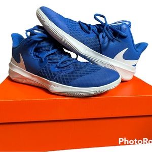 NEW! NIKE UNISEX ZOOM HYPERSPEED COURT SHOES IN ROYAL BLUE/WHITE. Size 7.5M/9W